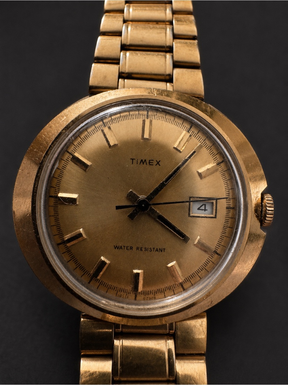 Vintage Timex wind -up Gold-tone Men's Water Resistant Watch - Gold